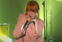 Paramore cantando "Running Out of Time" na TV dos EUA