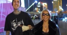Travis Barker se diverte após cirurgia que cancelou show no Brasil