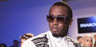 Rapper Diddy posa em evento de joalheria