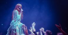 5 vídeos que mostram por que o show de Florence + The Machine é um dos melhores da atualidade