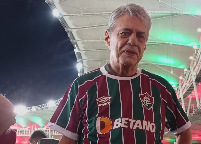 Chico Buarque assiste ao jogo do Fluminense no Maracanã e se declara ao time:
