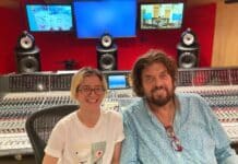 Sarah Meyz no estúdio com Alan Parsons