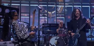 Foo Fighers convida H.E.R. para tocar a incrível "The Glass" no SNL; veja