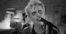 Green Day compara TikTok à morte em música em que critica o "sonho americano"
