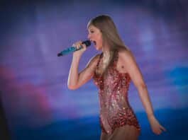 Taylor Swift se apresenta no estádio Nilton Santos