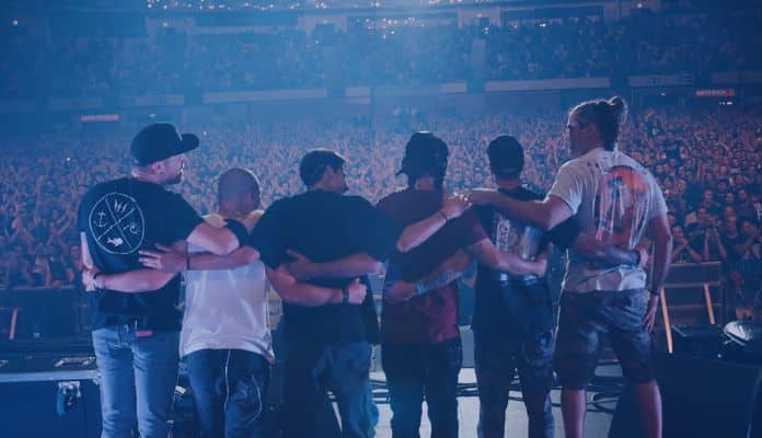 Banda considerada melhor cover de Linkin Park impressiona com show lotado em Portugal