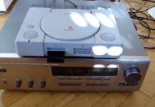 PlayStation 1 sendo usado como CD player