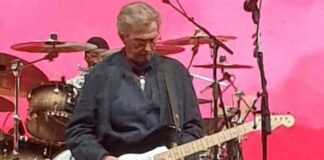 Eric Clapton usa guitarra com bandeira da Palestina em show para arrecadar fundos aos feridos na guerra