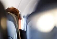 Ouvir música em avião pode ajudar na turbulência