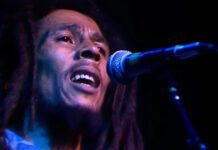 Bob Marley cantando em show