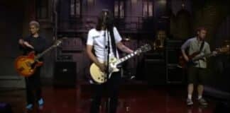 Em 1995, Dave Grohl apresentava o Foo Fighters ao mundo em primeira aparição na TV