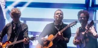 Nando Reis celebra turnê Titãs Encontro após fim histórico no Lollapalooza