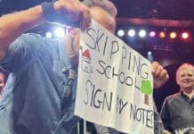 Bruce Springsteen escreve nota de ausência para estudante