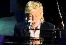 Paul McCartney canta Let It Be com os Eagles